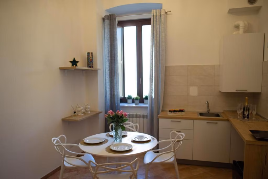 Cucina con angolo cottura dell'appartamento de La Dimora del Fattore all'Aquila